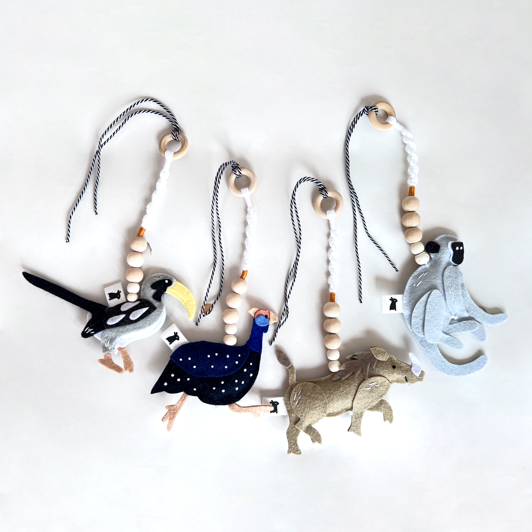 Safari friends baby play gym dangle set